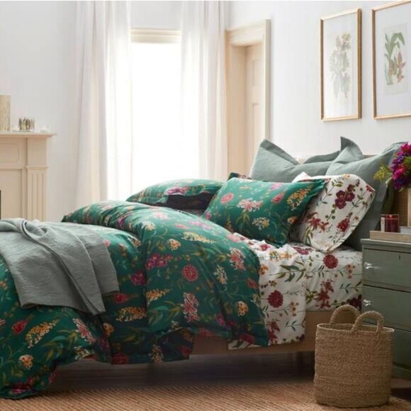 The Company Store Twin Legends Hotel
Flower Garden,  Sateen Fitted Sheet, Green - Picture 4 of 7